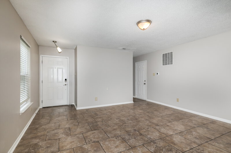 1,675/Mo, 6855 Youngberry Dr Indianapolis, IN 46217 Living Room View 2