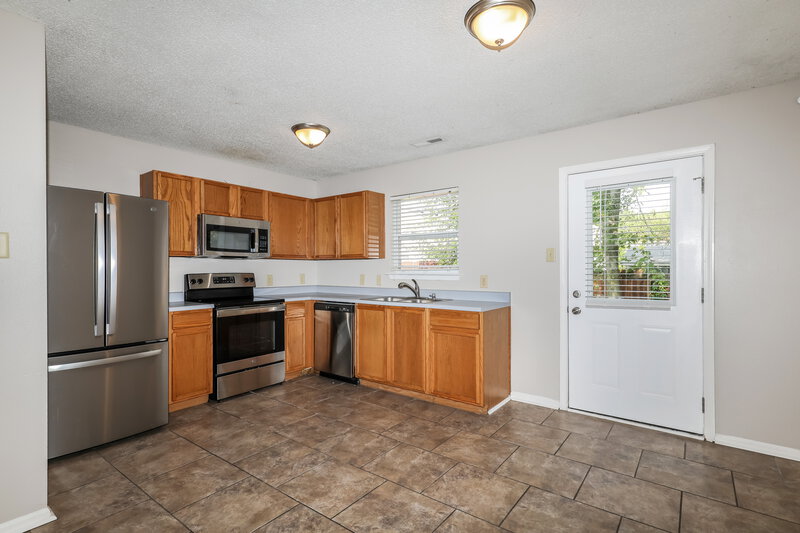 1,675/Mo, 6855 Youngberry Dr Indianapolis, IN 46217 Kitchen View 2