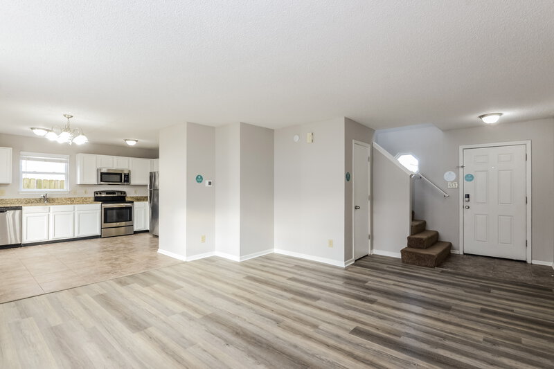 1,740/Mo, 6812 Everbloom Ln Indianapolis, IN 46217 Living Room View 2