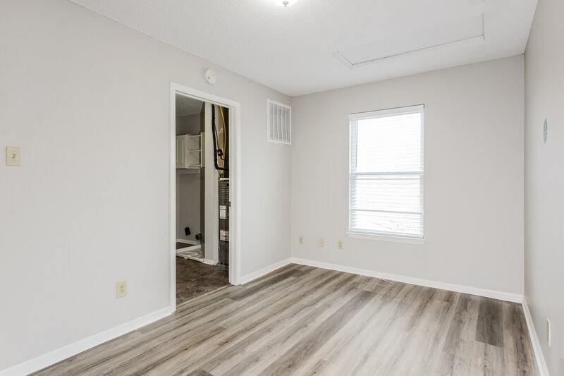 1,740/Mo, 6812 Everbloom Ln Indianapolis, IN 46217 Loft View