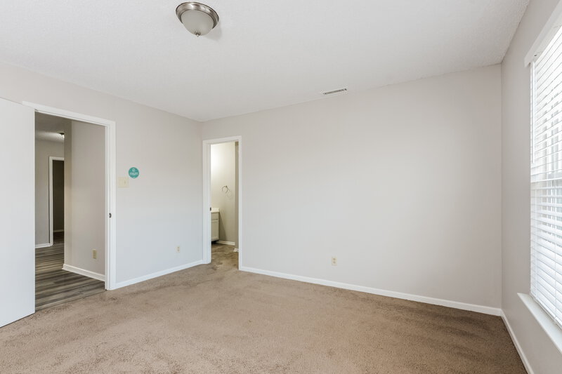 1,740/Mo, 6812 Everbloom Ln Indianapolis, IN 46217 Main Bedroom View 2