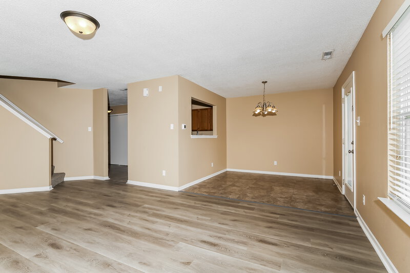 1,680/Mo, 2511 Redland Ln Indianapolis, IN 46217 Living Room View 2