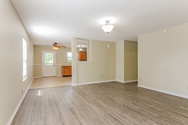 2,260/Mo, 1436 Alonzo Pl Indianapolis, IN 46217 Living Room View