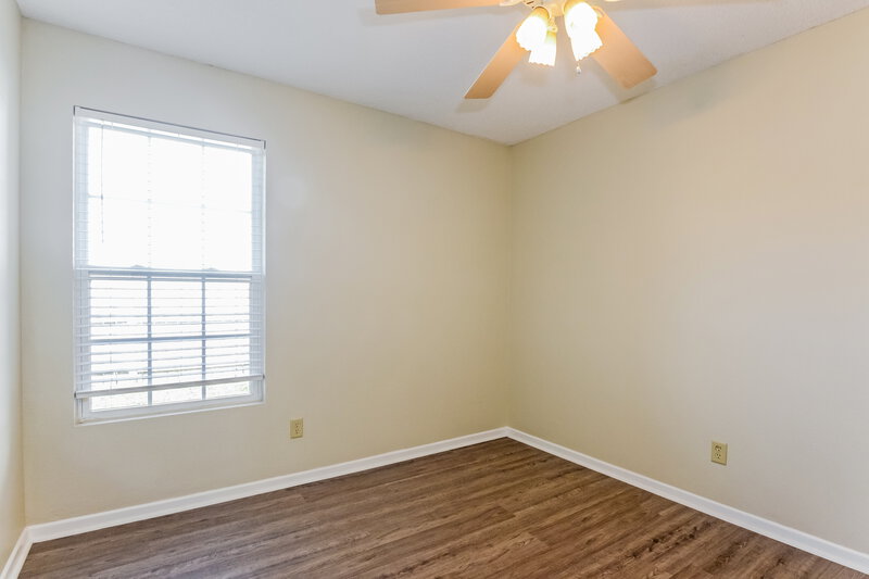 2,260/Mo, 1436 Alonzo Pl Indianapolis, IN 46217 Bedroom View 3