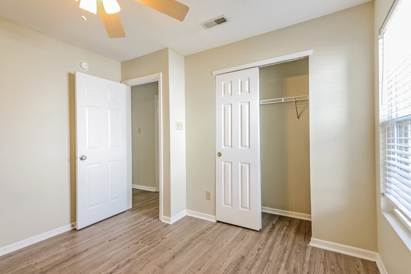 2,260/Mo, 1436 Alonzo Pl Indianapolis, IN 46217 Bedroom View 4