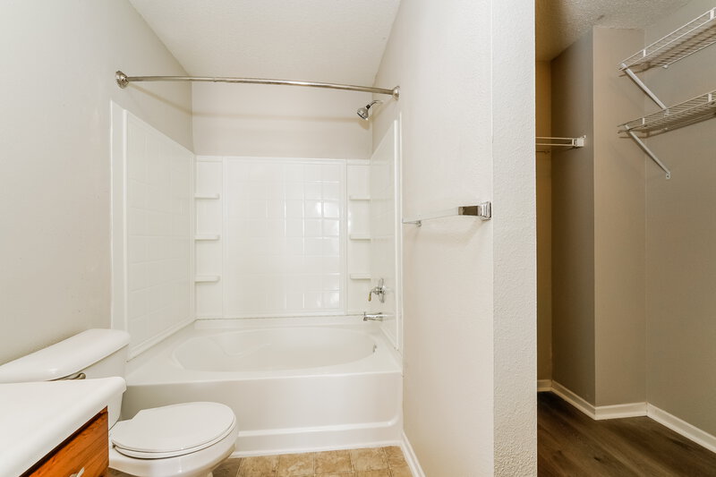 1,700/Mo, 3012 Earlswood Ln Indianapolis, IN 46217 Misc View 9