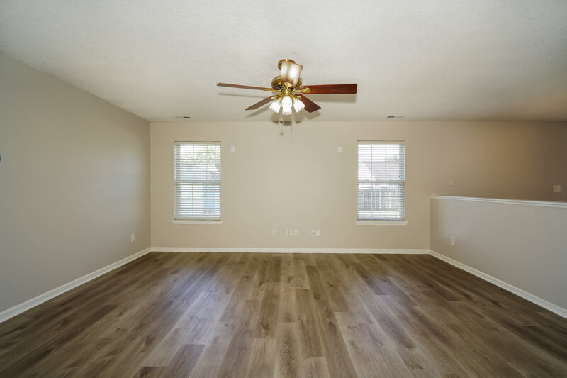 1,640/Mo, 5837 Ashcroft Dr Indianapolis, IN 46221 Living Room View