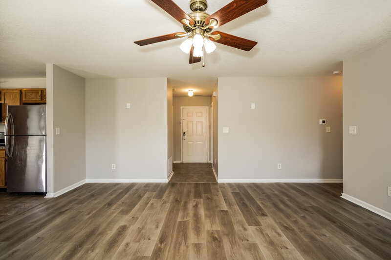 1,640/Mo, 5837 Ashcroft Dr Indianapolis, IN 46221 Living Room View 2