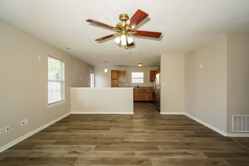 1,640/Mo, 5837 Ashcroft Dr Indianapolis, IN 46221 Living Room View 3