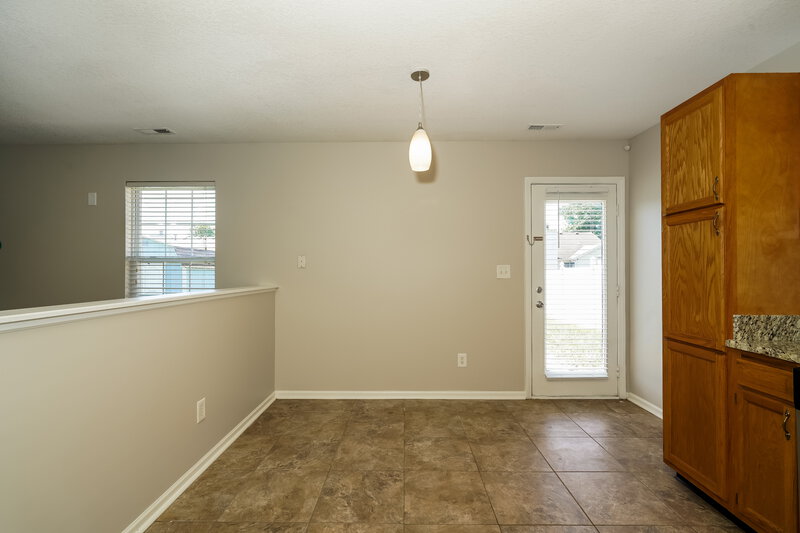 1,640/Mo, 5837 Ashcroft Dr Indianapolis, IN 46221 Dining Room View