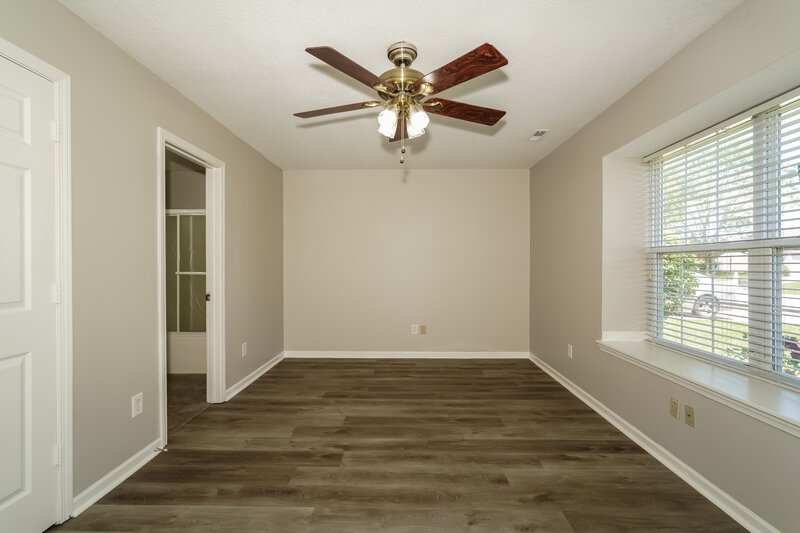 1,640/Mo, 5837 Ashcroft Dr Indianapolis, IN 46221 Main Bedroom View