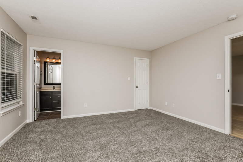 1,625/Mo, 5102 Emmert Dr Indianapolis, IN 46221 Main Bedroom View