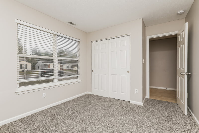 1,625/Mo, 5102 Emmert Dr Indianapolis, IN 46221 Bedroom View 3