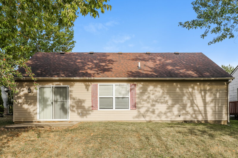1,625/Mo, 5102 Emmert Dr Indianapolis, IN 46221 Rear View