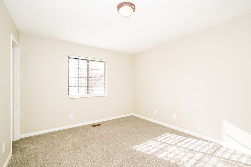 1,750/Mo, 6938 Kellum Dr Indianapolis, IN 46221 Main Bedroom View