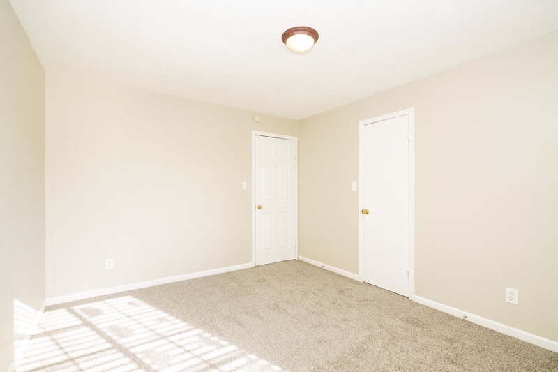 1,750/Mo, 6938 Kellum Dr Indianapolis, IN 46221 Main Bedroom View 2