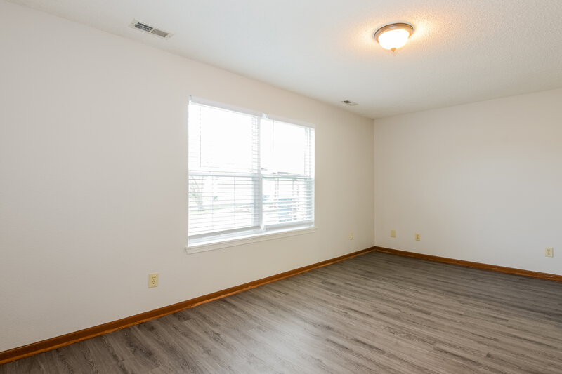 2,310/Mo, 6036 Riversport Ct Indianapolis, IN 46221 Living Room View