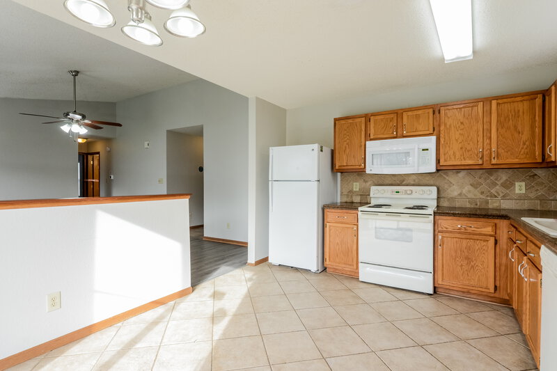 2,310/Mo, 6036 Riversport Ct Indianapolis, IN 46221 Kitchen View