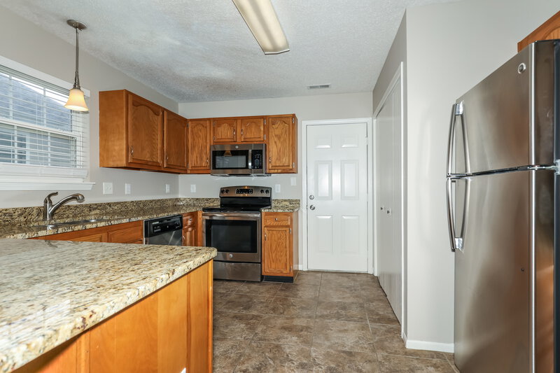 1,910/Mo, 5134 Sandy Forge Dr Indianapolis, IN 46221 Misc View 5
