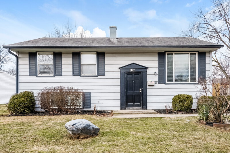 2,050/Mo, 5801 Sunwood Dr Indianapolis, IN 46224 External View