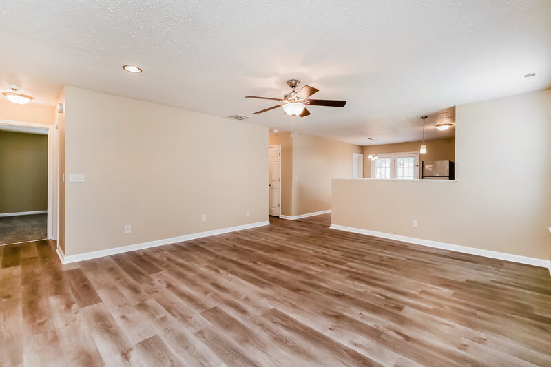 1,730/Mo, 622 Shingle Oak Ct Indianapolis, IN 46224 Living Room View 3