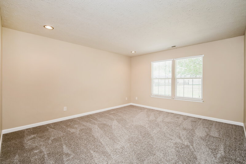 1,730/Mo, 622 Shingle Oak Ct Indianapolis, IN 46224 Main Bedroom View