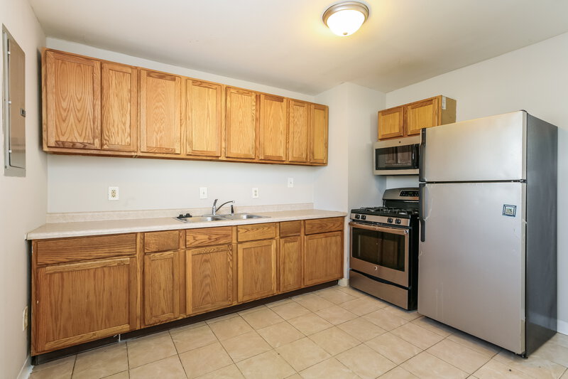 1,485/Mo, 4804 N Kenyon Dr Indianapolis, IN 46226 Kitchen View