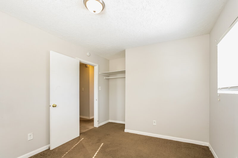 1,485/Mo, 4804 N Kenyon Dr Indianapolis, IN 46226 Bedroom View 3