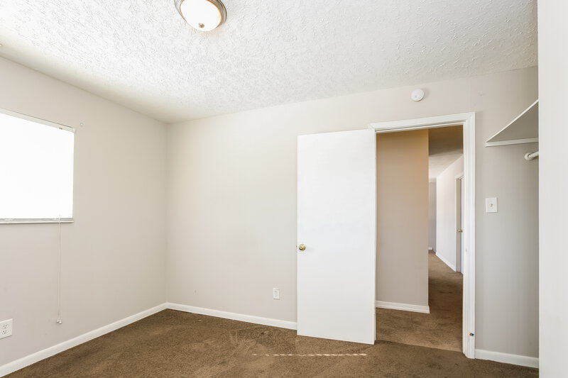 1,485/Mo, 4804 N Kenyon Dr Indianapolis, IN 46226 Bedroom View 4