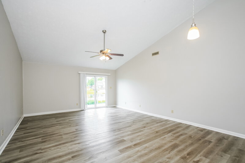 1,750/Mo, 3420 Cold Harbor Dr Indianapolis, IN 46227 Living Room View