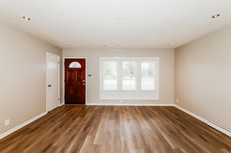 1,625/Mo, 4626 S Keystone Ave Indianapolis, IN 46227 Living Room View 2