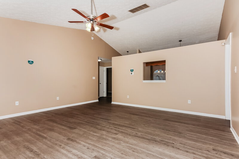 1,650/Mo, 2628 Lullwater Ln Indianapolis, IN 46229 Living Room View 2