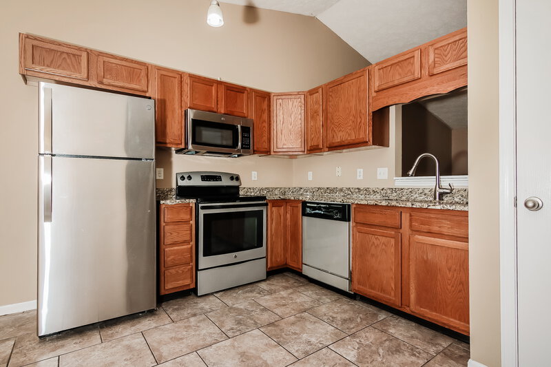 1,650/Mo, 2628 Lullwater Ln Indianapolis, IN 46229 Kitchen View 2
