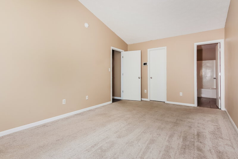 1,650/Mo, 2628 Lullwater Ln Indianapolis, IN 46229 Main Bedroom View 2