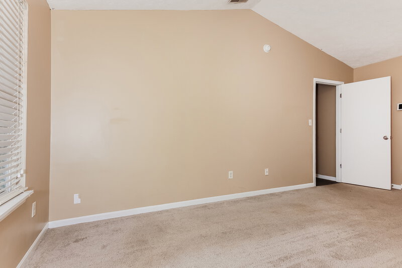 1,650/Mo, 2628 Lullwater Ln Indianapolis, IN 46229 Main Bedroom View 3