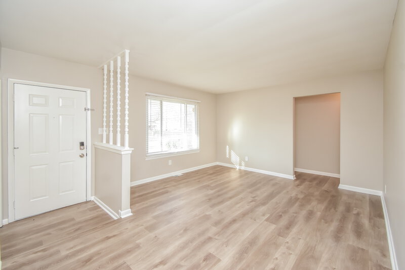 1,575/Mo, 1533 Moores Manor Indianapolis, IN 46229 Living Room View 2