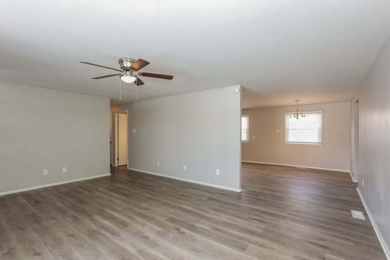 1,730/Mo, 1850 N Schwier Dr Indianapolis, IN 46229 Living Room View