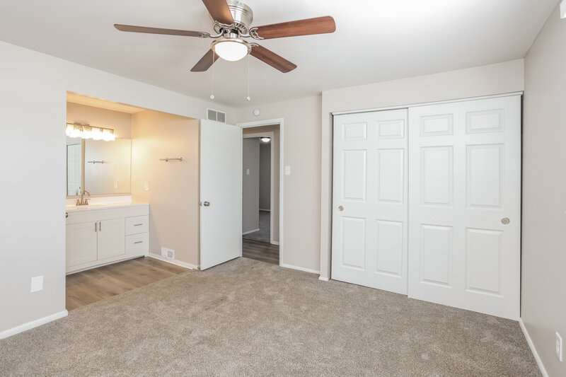 1,730/Mo, 1850 N Schwier Dr Indianapolis, IN 46229 Main Bedroom View