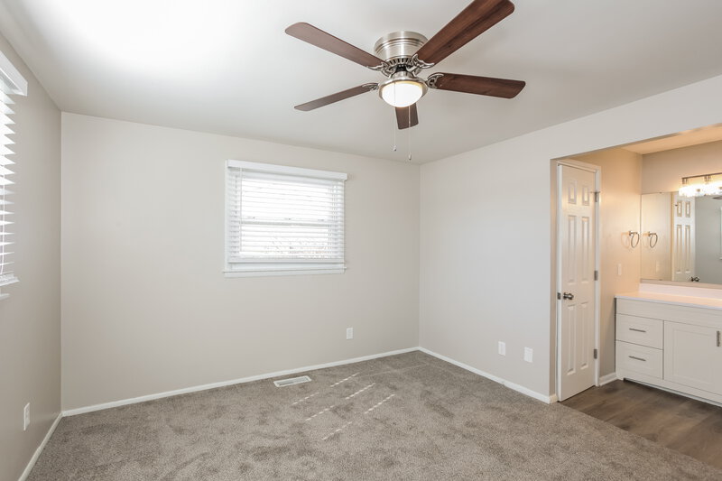 1,730/Mo, 1850 N Schwier Dr Indianapolis, IN 46229 Main Bedroom View 2