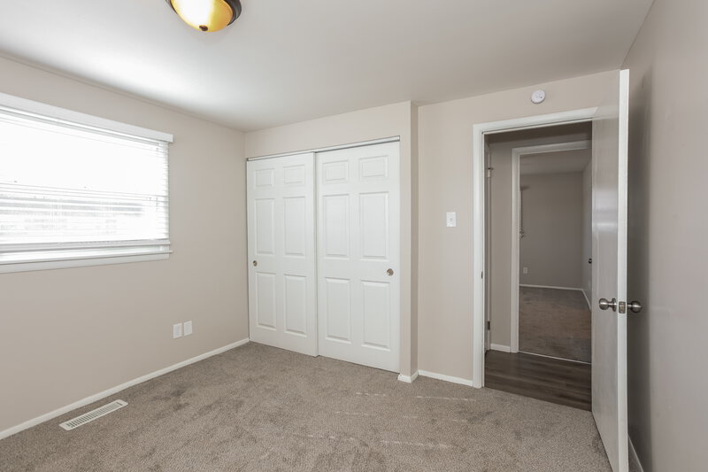 1,730/Mo, 1850 N Schwier Dr Indianapolis, IN 46229 Bedroom View 2