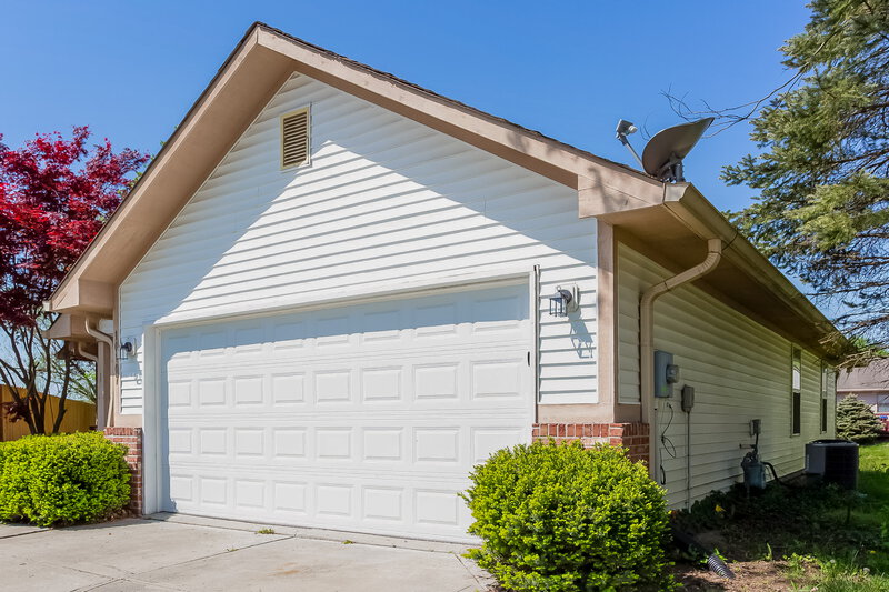 1,600/Mo, 10107 Park Royale Dr Indianapolis, IN 46229 Front View