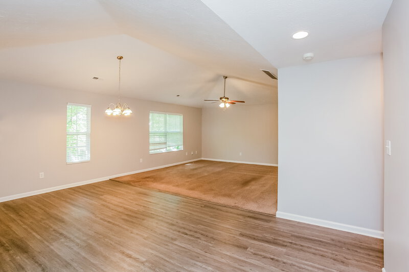 1,600/Mo, 10107 Park Royale Dr Indianapolis, IN 46229 Living Room View