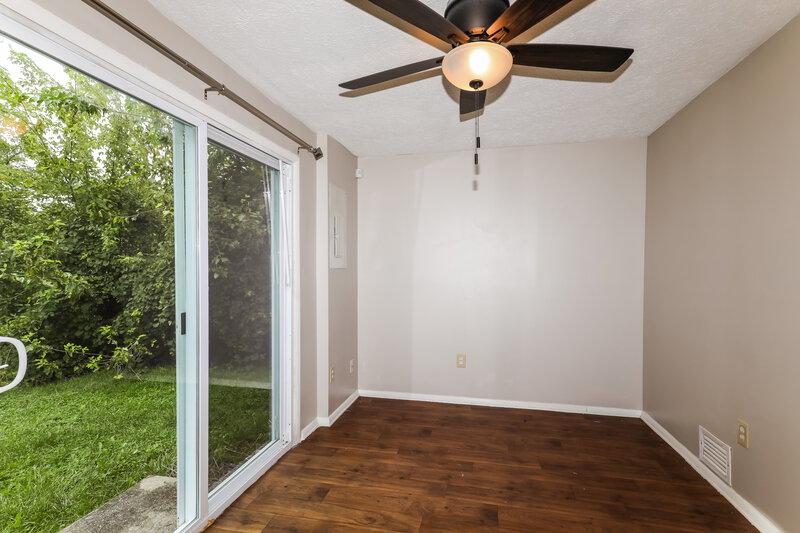 1,555/Mo, 822 Woodlark Dr Indianapolis, IN 46229 Dining Room View
