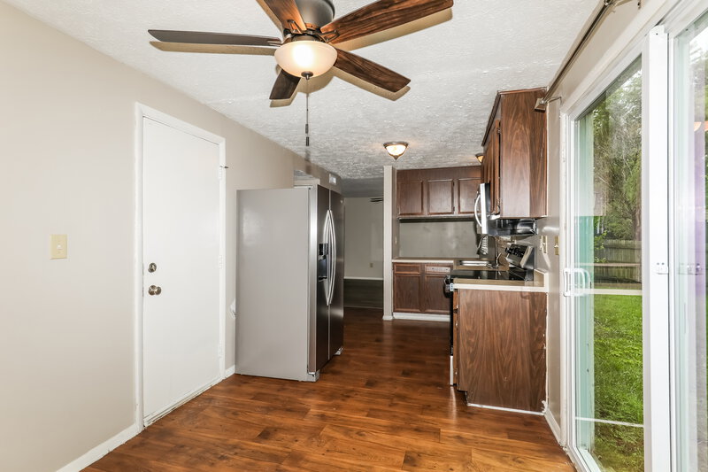 1,555/Mo, 822 Woodlark Dr Indianapolis, IN 46229 Dining Room View 2