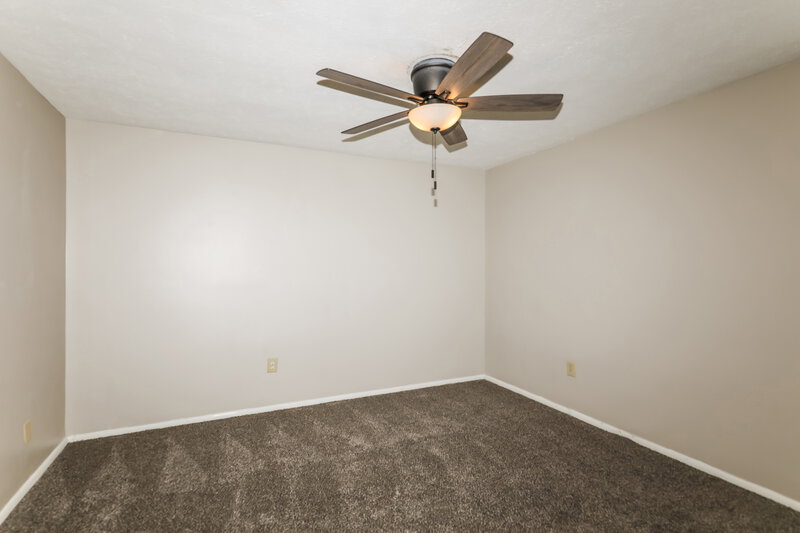 1,555/Mo, 822 Woodlark Dr Indianapolis, IN 46229 Main Bedroom View