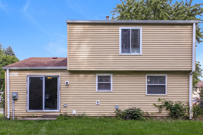 1,555/Mo, 822 Woodlark Dr Indianapolis, IN 46229 Rear View