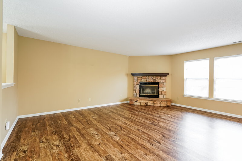 1,985/Mo, 2044 Southernwood Ln Indianapolis, IN 46231 Living Room View 2