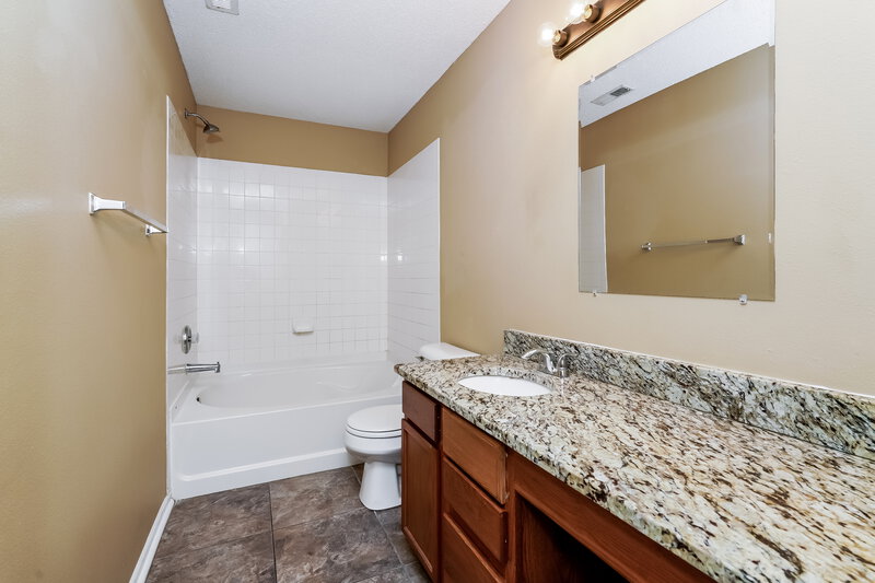 1,985/Mo, 2044 Southernwood Ln Indianapolis, IN 46231 Main Bathroom View
