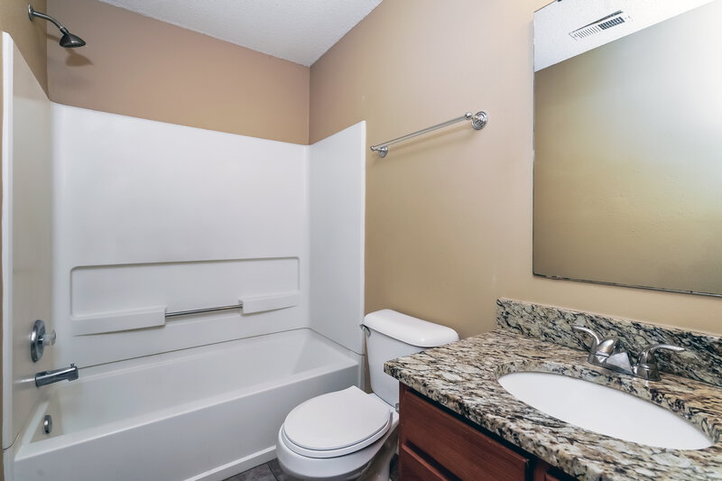 1,985/Mo, 2044 Southernwood Ln Indianapolis, IN 46231 Bathroom View