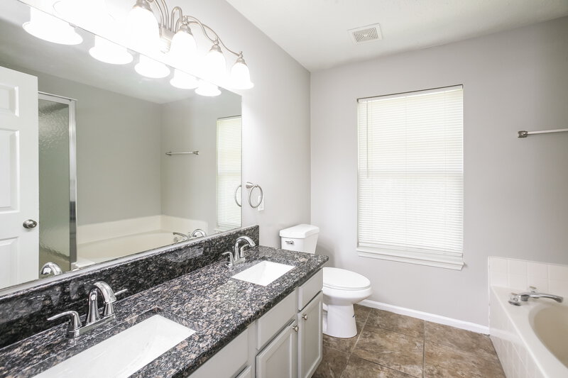 2,330/Mo, 1446 Hillcot Ln Indianapolis, IN 46231 Bathroom View 2